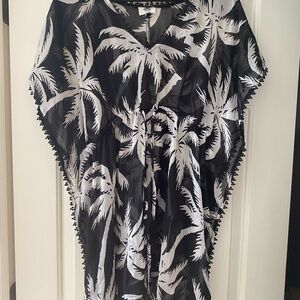 Black & White Palm-Print Women’s Beach Cover-Up Tunic